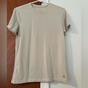 NEW!! Women’s Duck Camp- Essential Dri Release Shirt. Size Small. Brand New